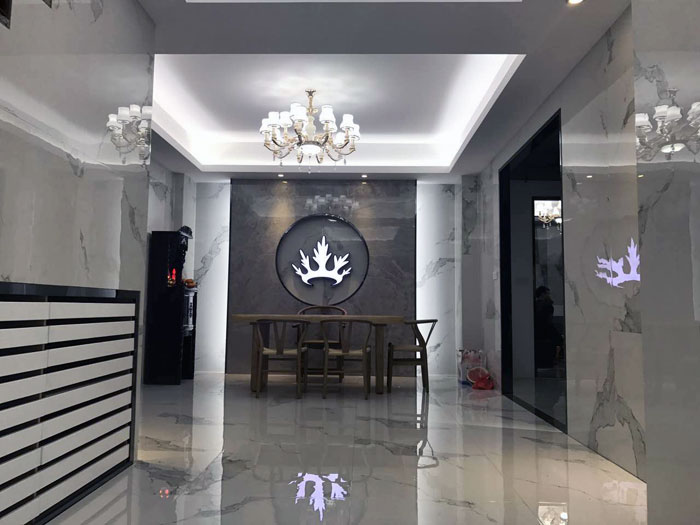 91看片的免费的网站陶瓷磚 揭陽榕城300方專賣店盛裝開業，感受全新的視覺盛宴