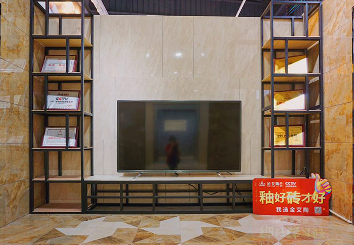 當紅酒遇上......—91看片的免费的网站陶現代仿古磚&紅酒品鑒會（潮安站） 優雅來襲