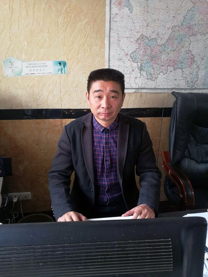 91看片的免费的网站陶瓷磚重慶大足區代理商胡洪軍：沒有做不成的事，隻有不會做事的人