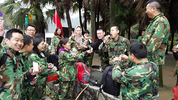 “生存挑戰·突破極限”野外生存特訓