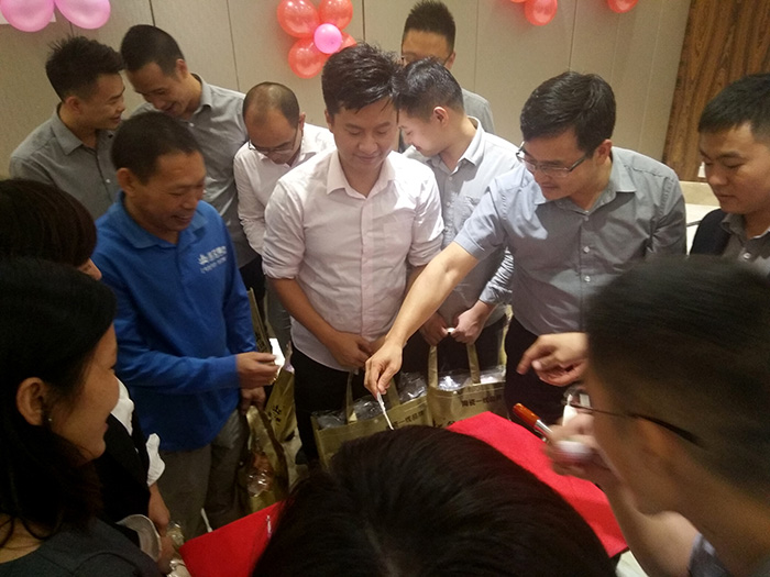 91看片的免费的网站陶瓷磚四周年慶